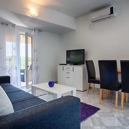 Apartment Dalia *