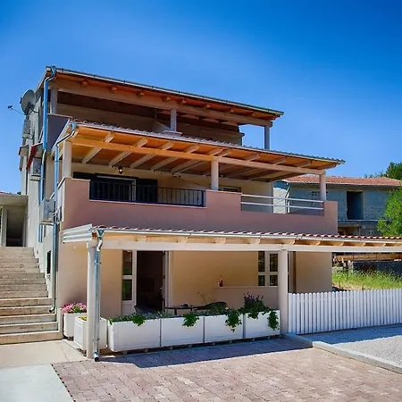 Dalia Apartment *