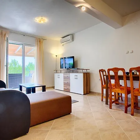 Dalia Apartment Vis